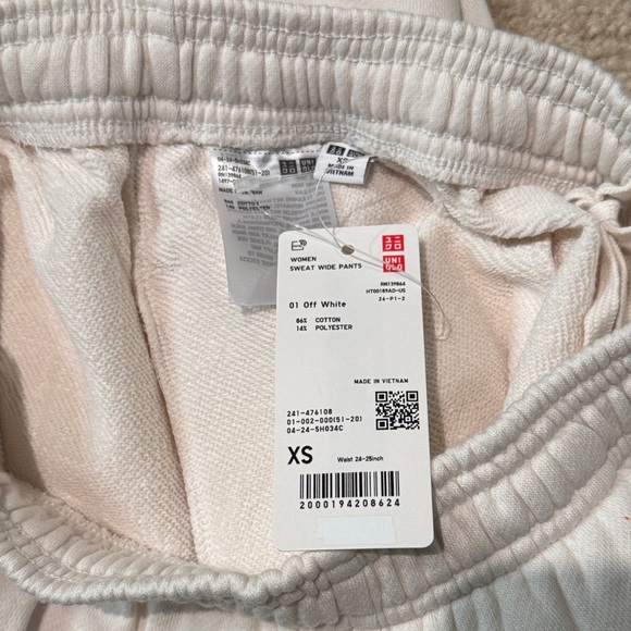 Uniqlo Cream Wideleg Sweatpants - Picture 13 of 13